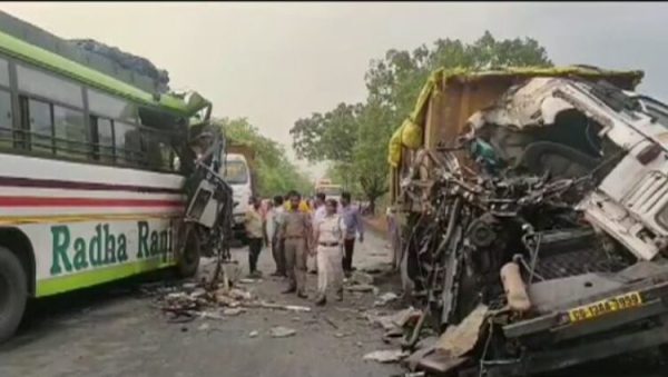 12 Injured in Head-On Collision Between Bus and Truck | www.jsglive.in